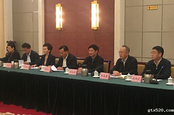 全国工商联第六联系调研组在郑州召开郑州市民营经济发展情况和推进工商联所属商会改革发展情况座谈会(图1)