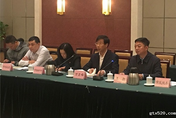 全国工商联第六联系调研组在郑州召开郑州市民营经济发展情况和推进工商联所属商会改革发展情况座谈会(图2)