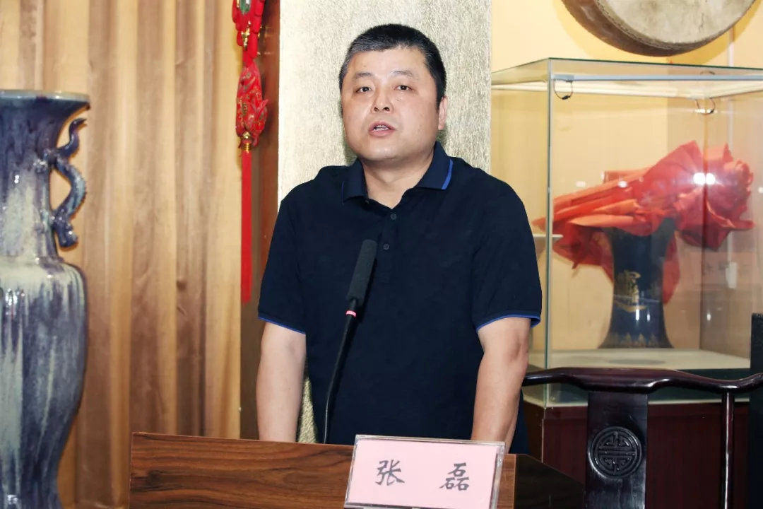 郑州市古玩业商会年会在郑州隆重举行(图2) 郑州市古玩业商会年会在郑州隆重举行(图2)