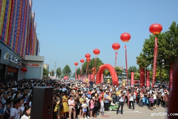 南乐世纪联华购物广场隆重开业---郑州温州商会组团参加 会长卢庆中致辞并剪彩(图2)