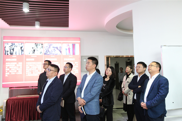 伟德体育直播开奖入口就“不忘初心、牢记使命”主题教育赴企业走访调研(图1)