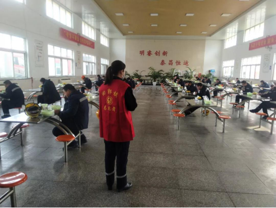 明泰铝业时刻坚守岗位 保障药箔供应(图1) 明泰铝业时刻坚守岗位 保障药箔供应(图1)