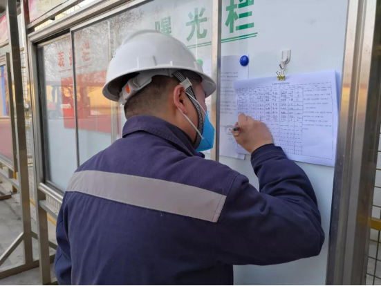 明泰铝业时刻坚守岗位 保障药箔供应(图2) 明泰铝业时刻坚守岗位 保障药箔供应(图2)