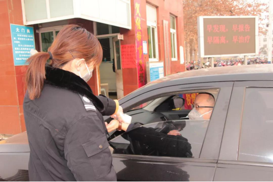 明泰铝业时刻坚守岗位 保障药箔供应(图5) 明泰铝业时刻坚守岗位 保障药箔供应(图5)