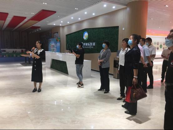 中牟县工商联观摩调研万邦党建工作(图1)