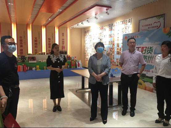 中牟县工商联观摩调研万邦党建工作(图2)