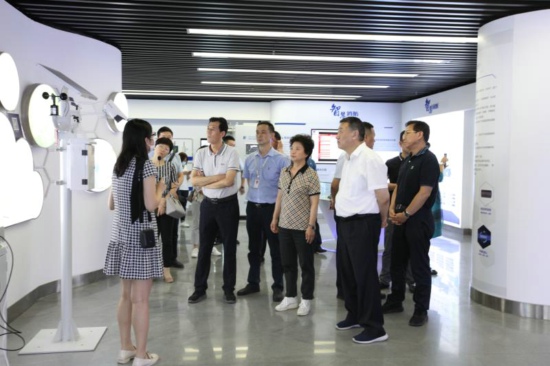 西安市政协副主席史晓红到高新区工商联会员单位调研(图3)