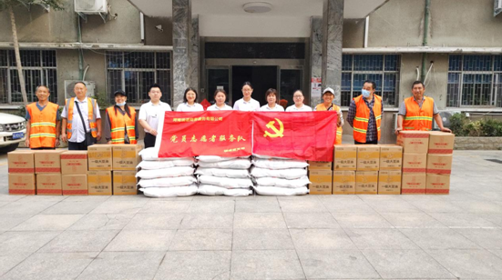 管城区工商联会员企业为辖区环卫工人送温暖(图1)