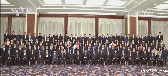 薛景霞主席参加中国光彩事业促进会第六次会员代表大会暨全国抗击新冠肺炎疫情民营经济先进个人表彰大会(图2)